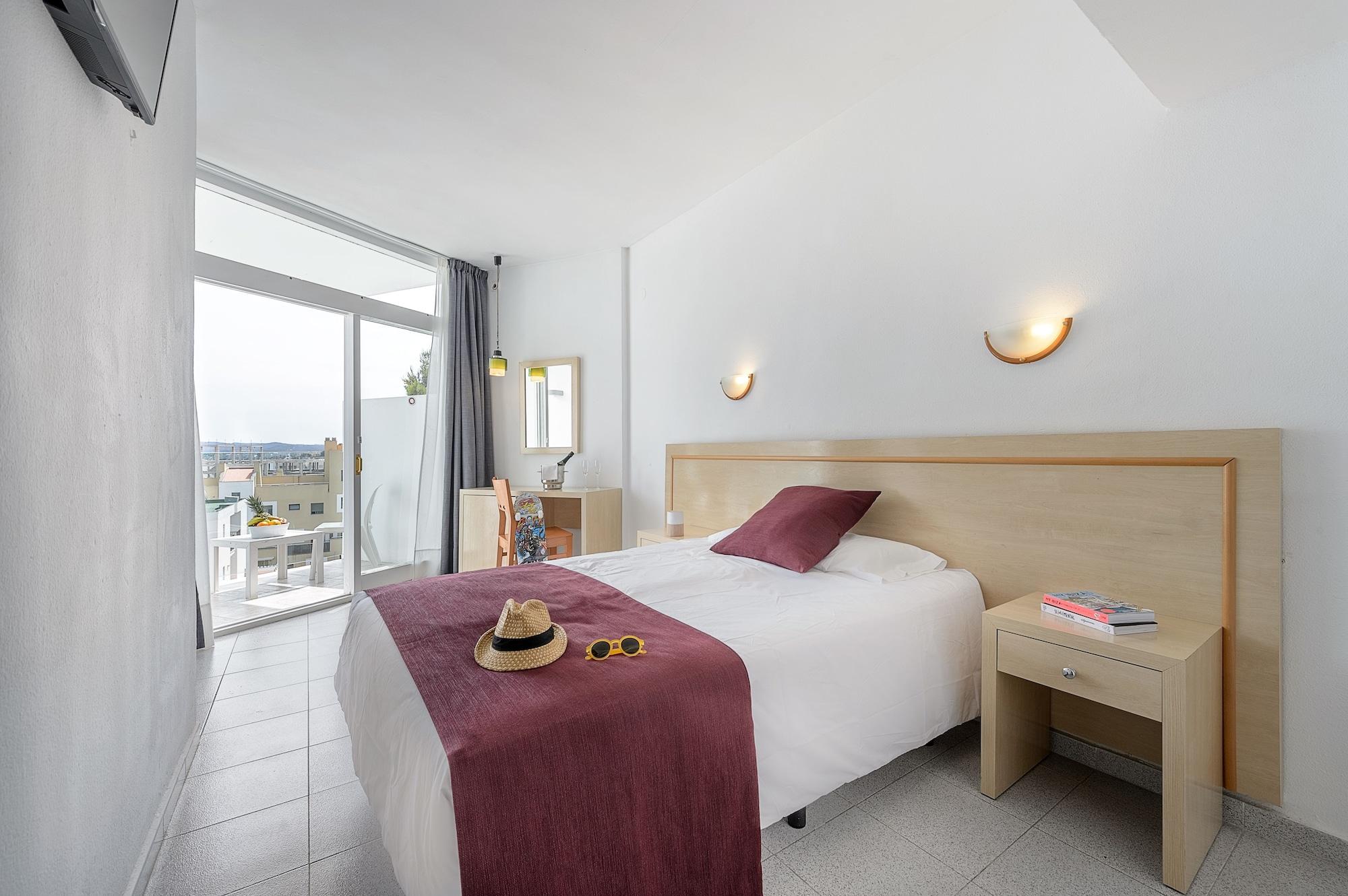 Hotel Vibra Riviera Sant Antoni de Portmany Esterno foto