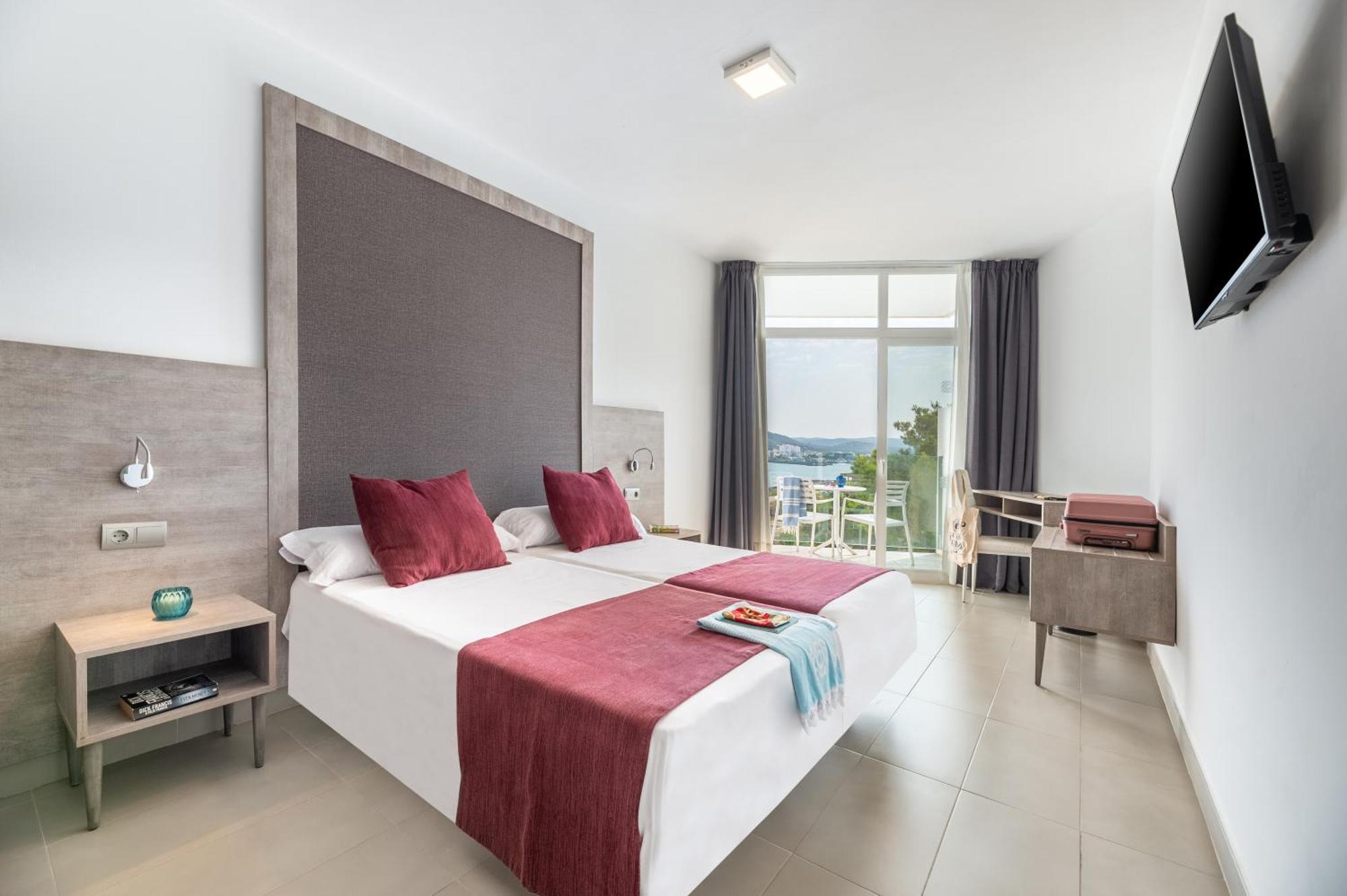 Hotel Vibra Riviera Sant Antoni de Portmany Esterno foto