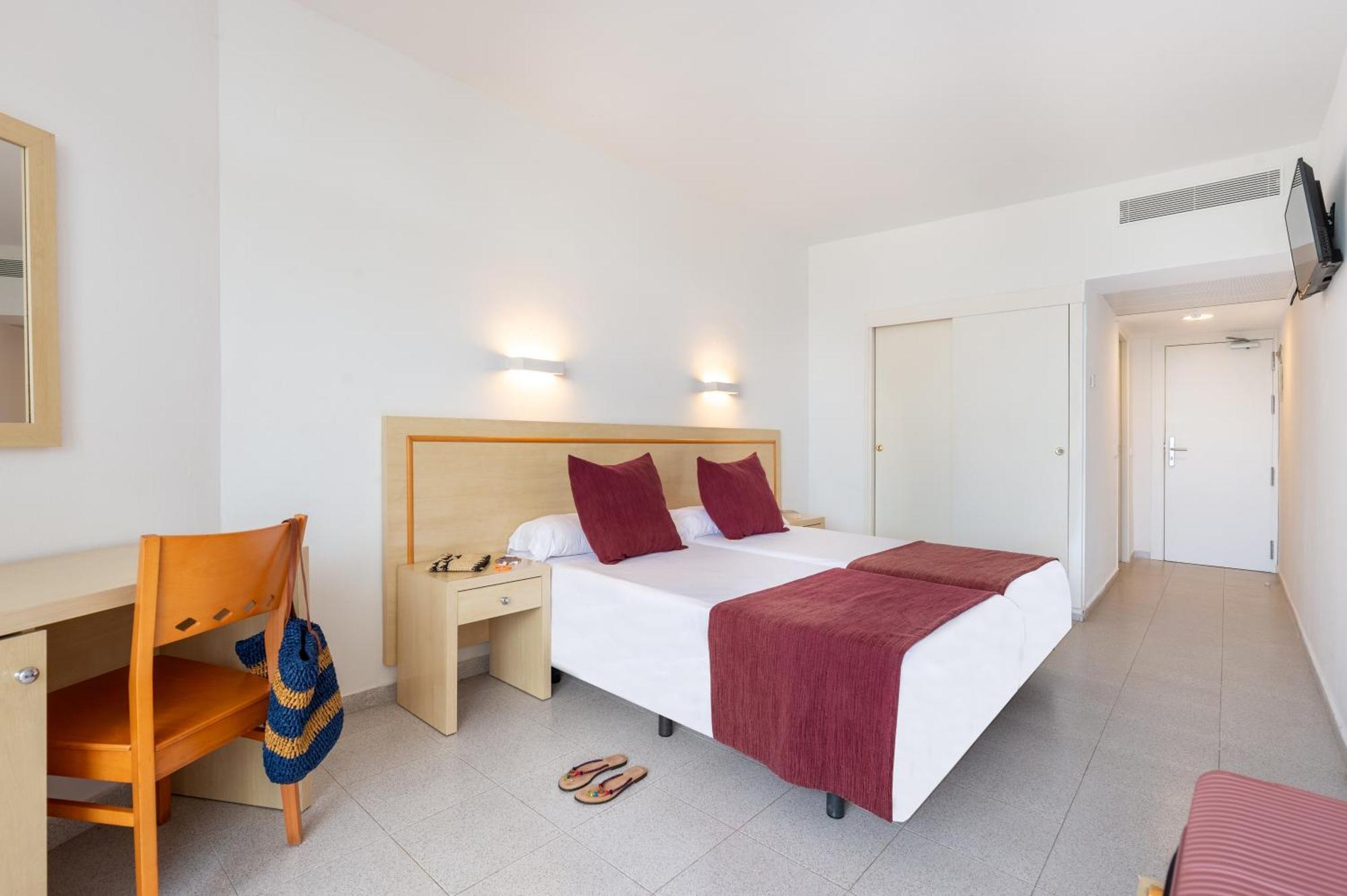 Hotel Vibra Riviera Sant Antoni de Portmany Esterno foto