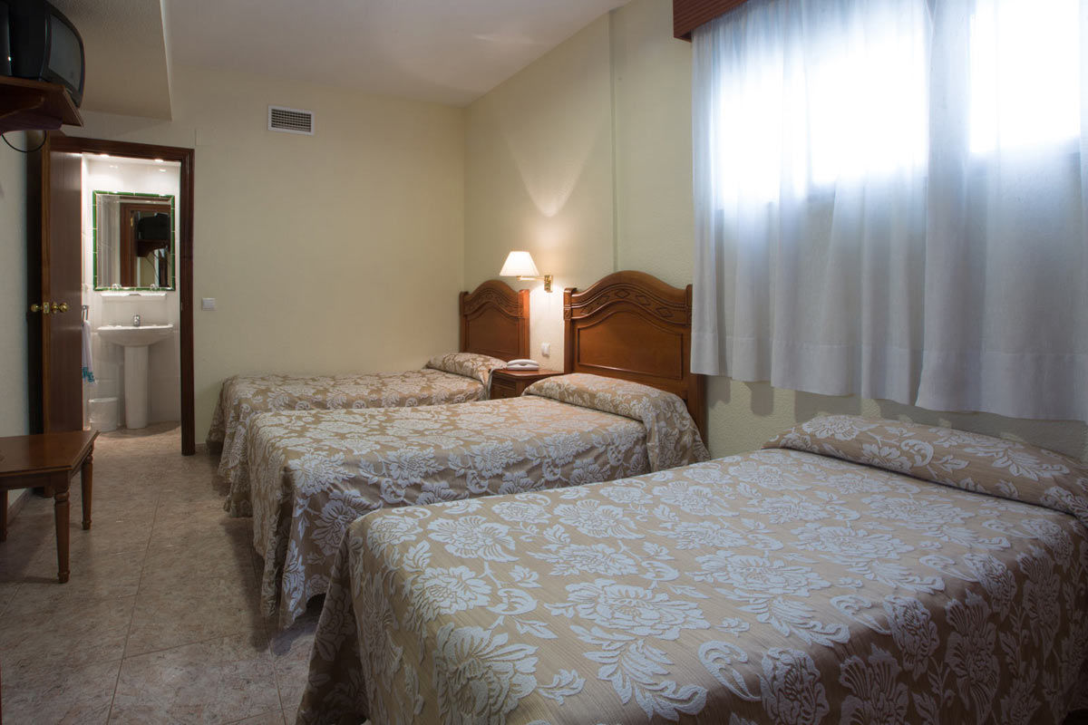 Hotel Vibra Riviera Sant Antoni de Portmany Esterno foto